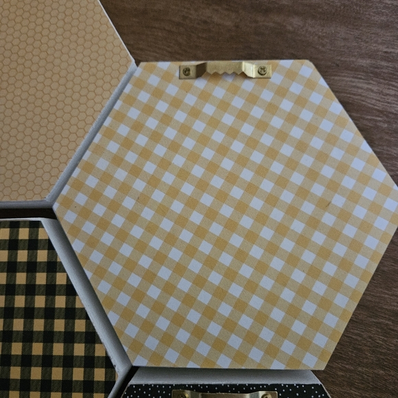Bee-Themed Hexagonal Wall Art Set Handcrafted - Picture 8 of 10